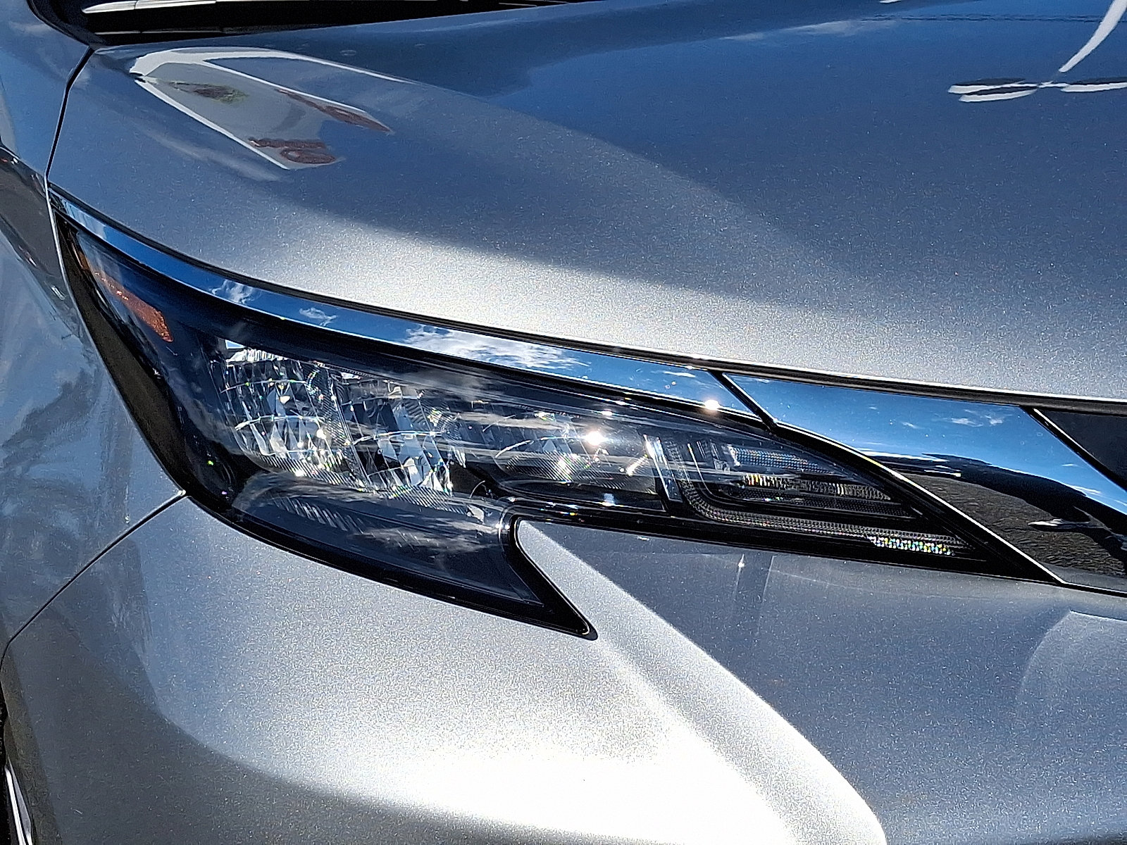 Certified 2024 Toyota Sienna XLE image 10