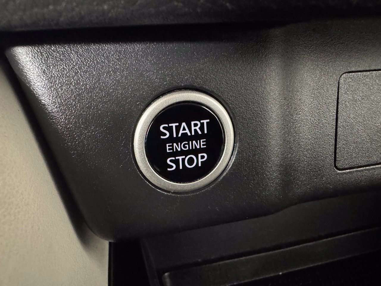 Used 2023 Nissan Rogue SL AWD/4WD image 23