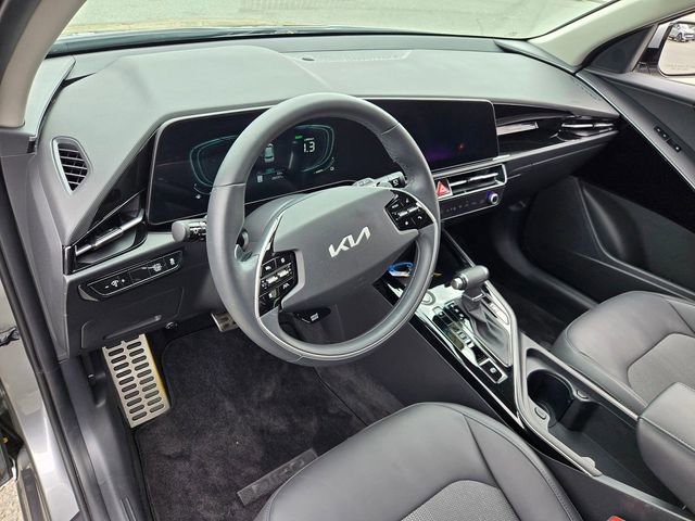 Used 2023 Kia Niro EX Touring image 9