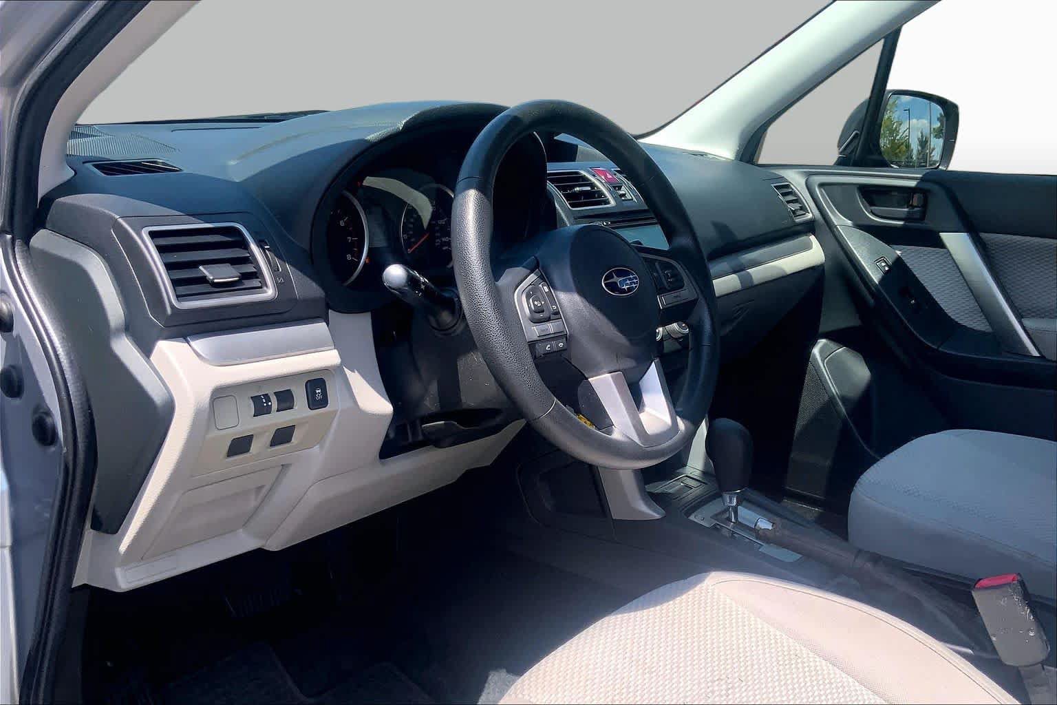 Used 2018 Subaru Forester 2.5i AWD/4WD image 16