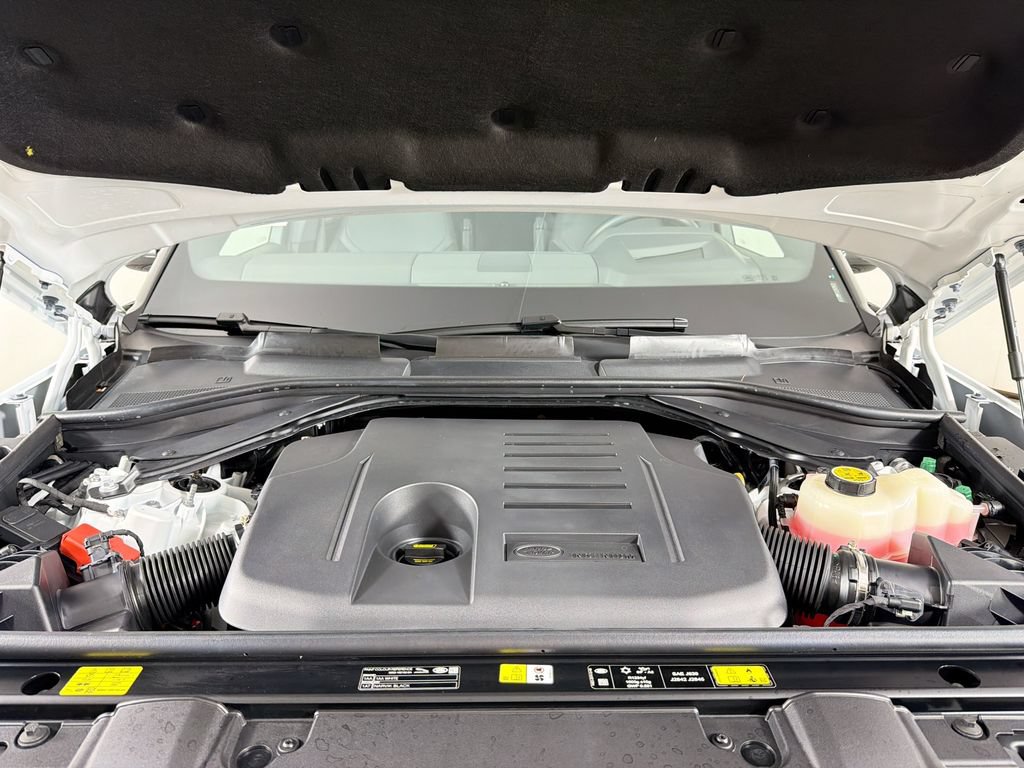 Certified 2025 Land Rover Range Rover Long Wheelbase SE AWD/4WD image 32