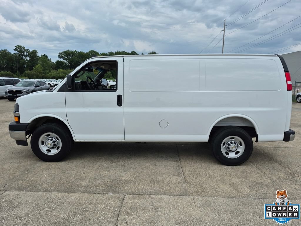 Certified 2025 Chevrolet Express 2500 w/ Driver Convenience Package RWD image 4
