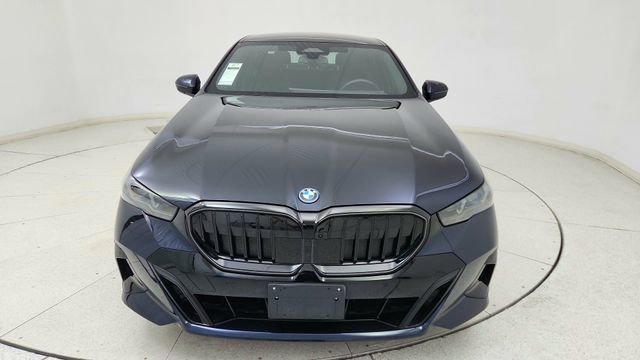 Used 2026 BMW 550e xDrive image 2