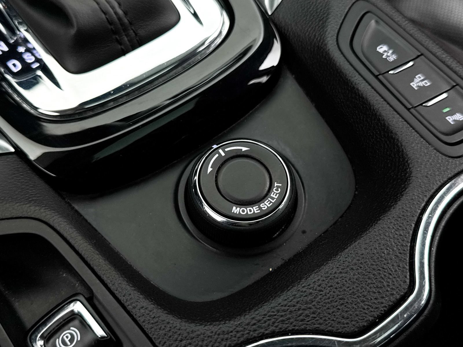 Used 2016 Chevrolet SS RWD image 13