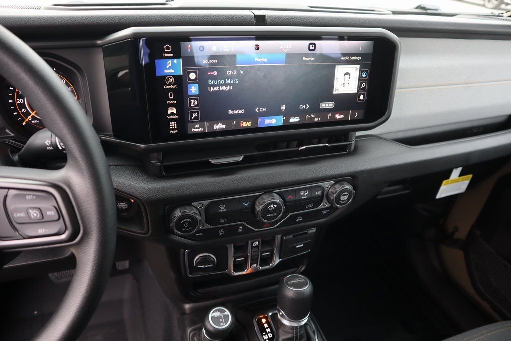 New 2026 Jeep Gladiator Sport image 5