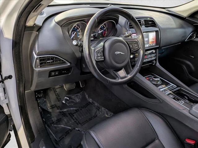 Used 2019 Jaguar F-PACE Premium AWD/4WD image 10