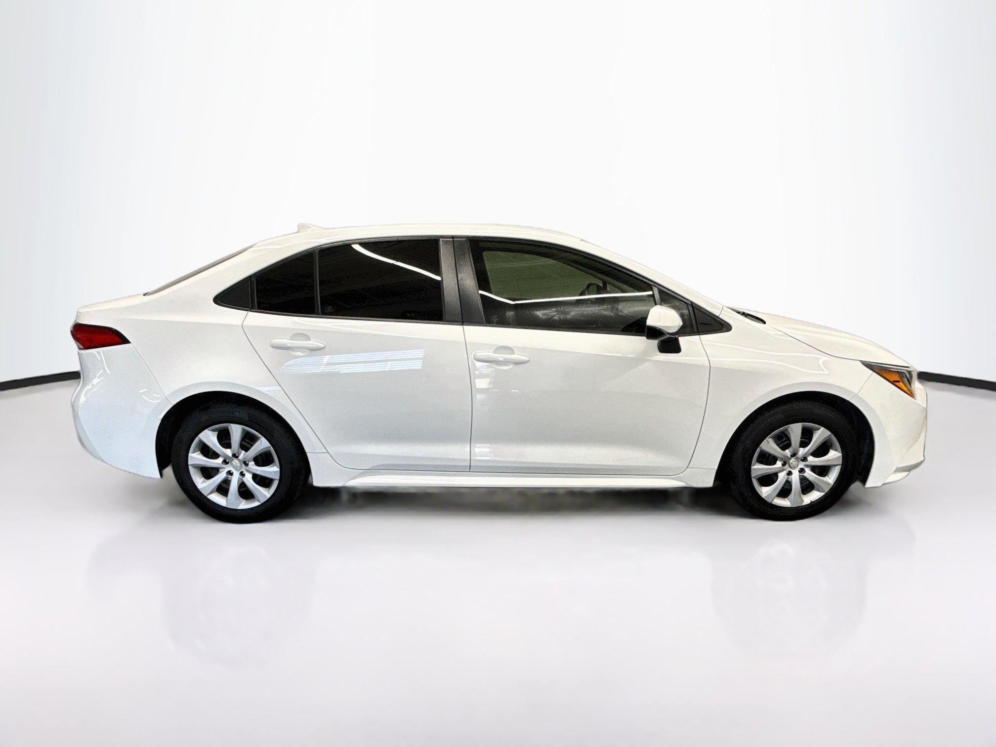 Used 2022 Toyota Corolla LE FWD image 10