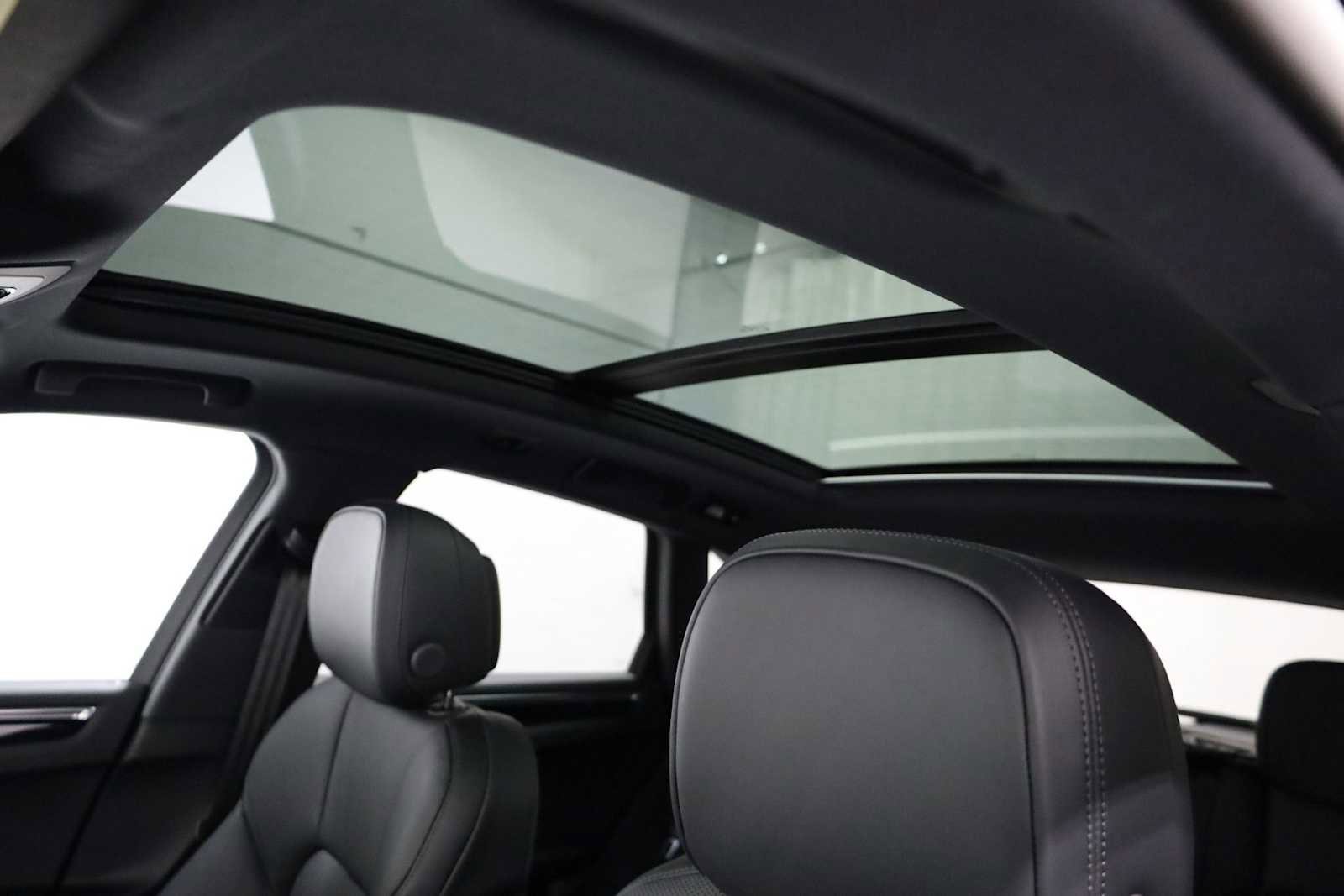 New 2026 Porsche Macan image 20