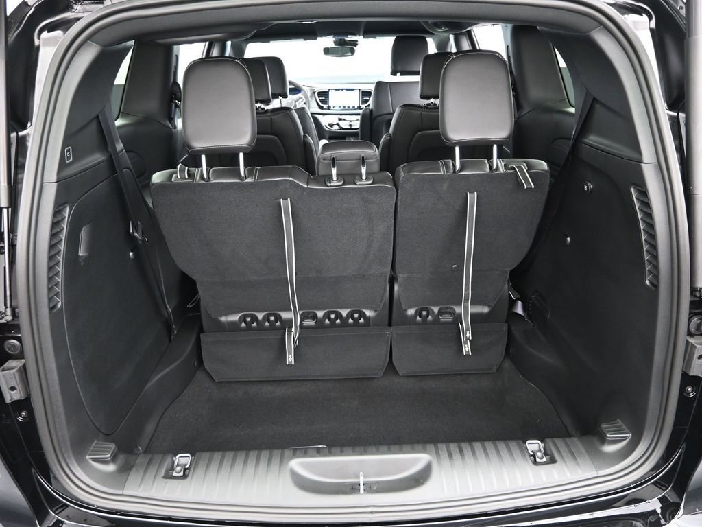 New 2026 Chrysler Pacifica Select image 15