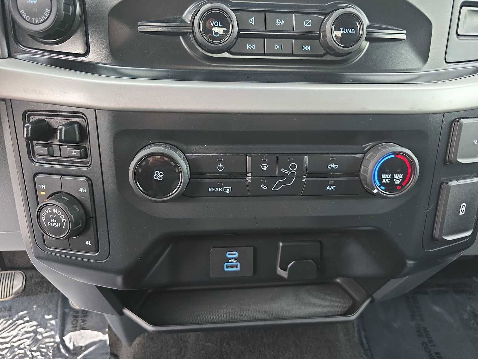 Used 2022 Ford F150 XLT w/ Trailer Tow Package image 16