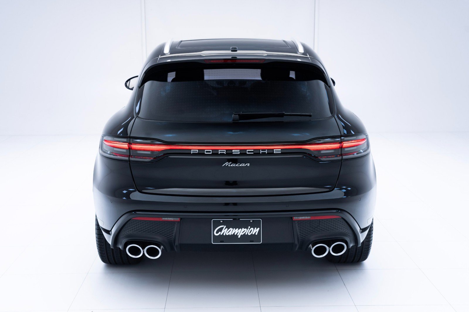 New 2025 Porsche Macan image 10