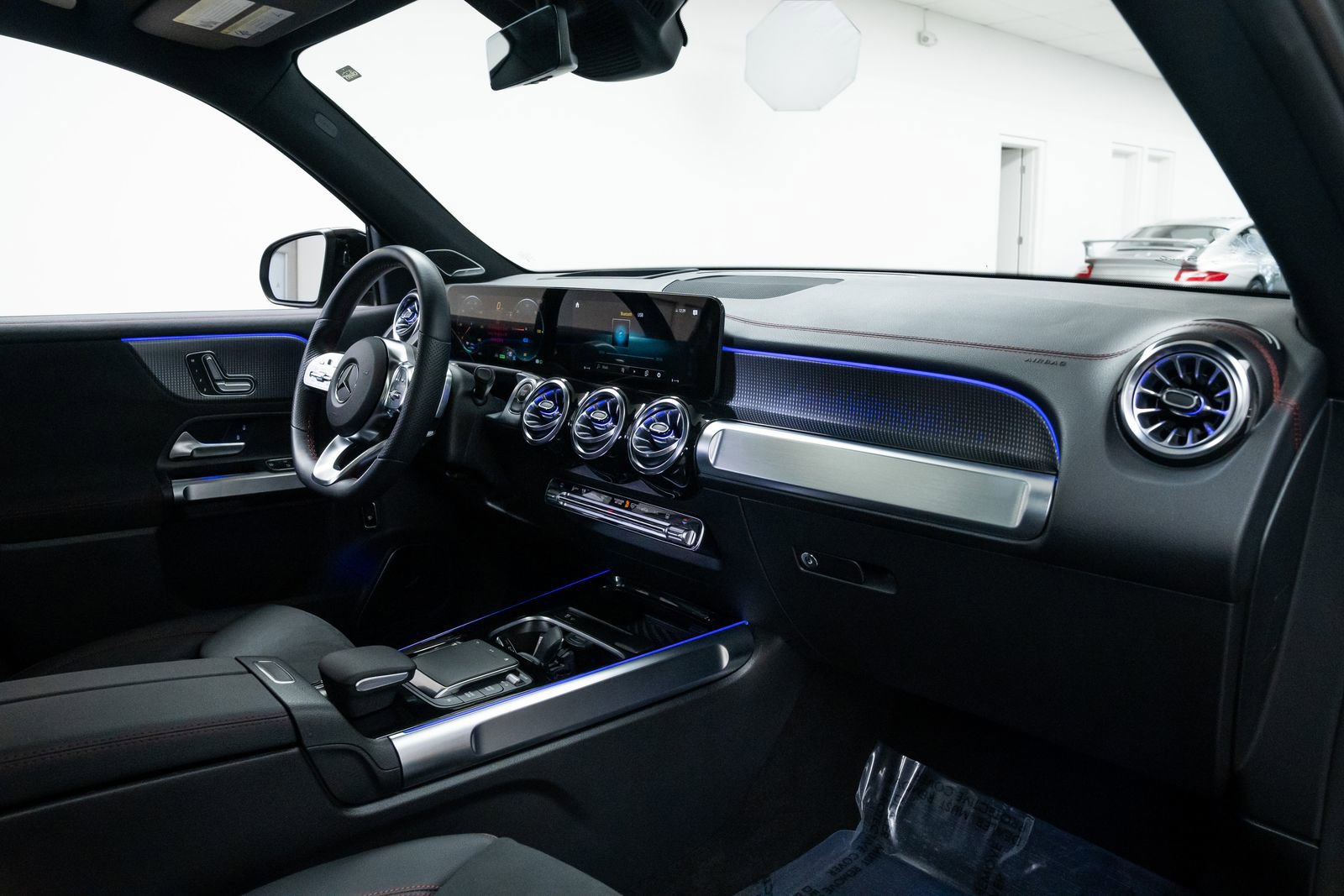 Used 2023 Mercedes-Benz EQB 350 4MATIC SUV image 25