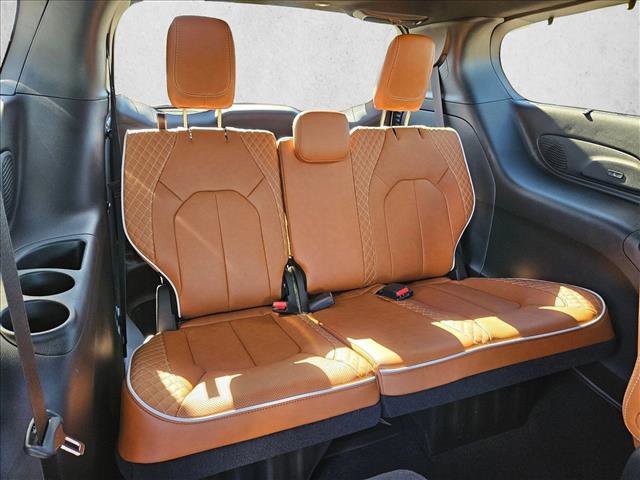 New 2026 Chrysler Pacifica Pinnacle FWD image 15