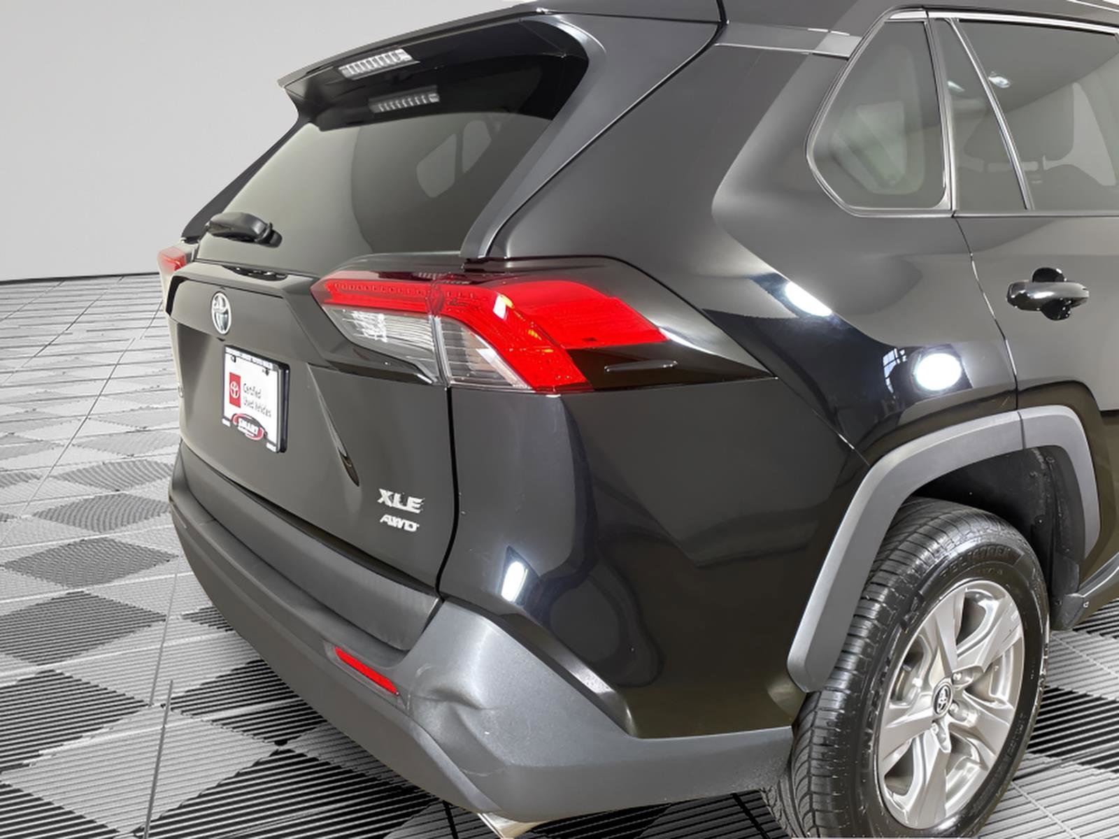 Used 2024 Toyota RAV4 XLE image 16