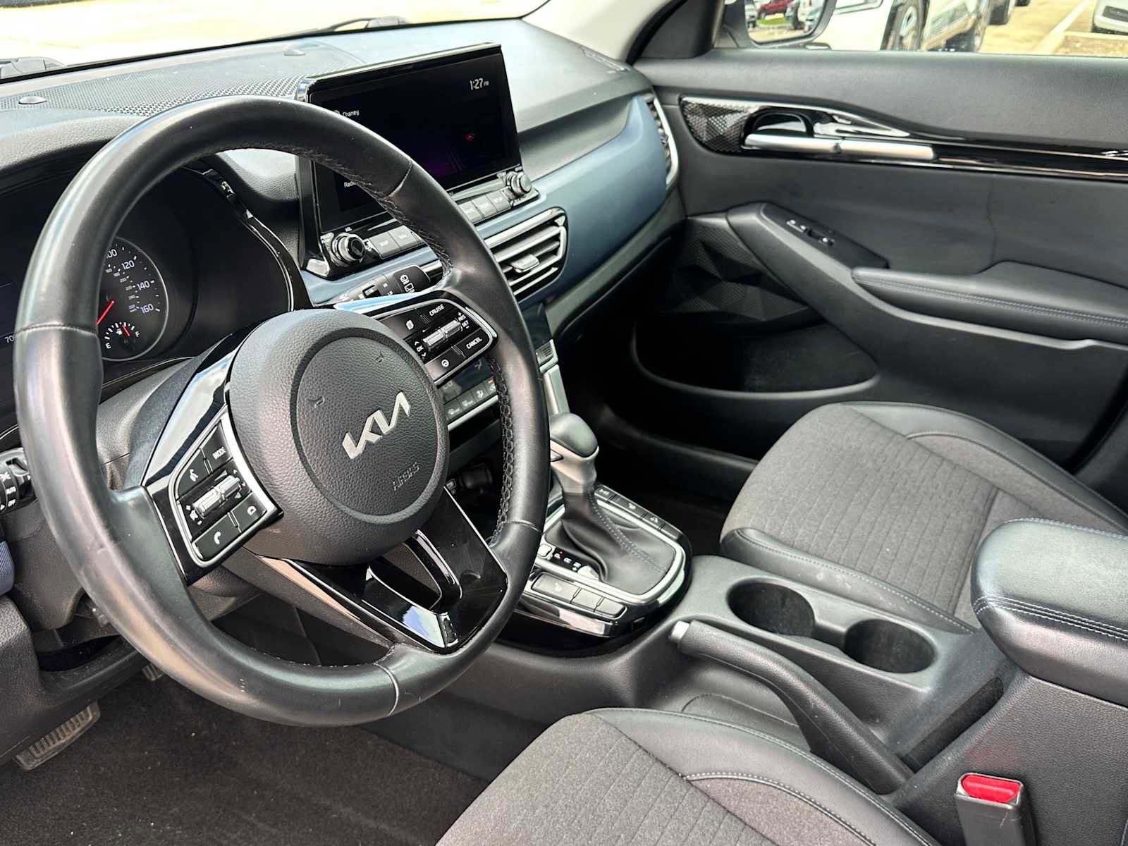 Certified 2022 Kia Seltos Nightfall Edition AWD/4WD image 9