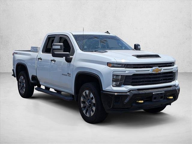 Used 2024 Chevrolet Silverado 2500 Custom w/ Custom Convenience Package AWD/4WD video 3