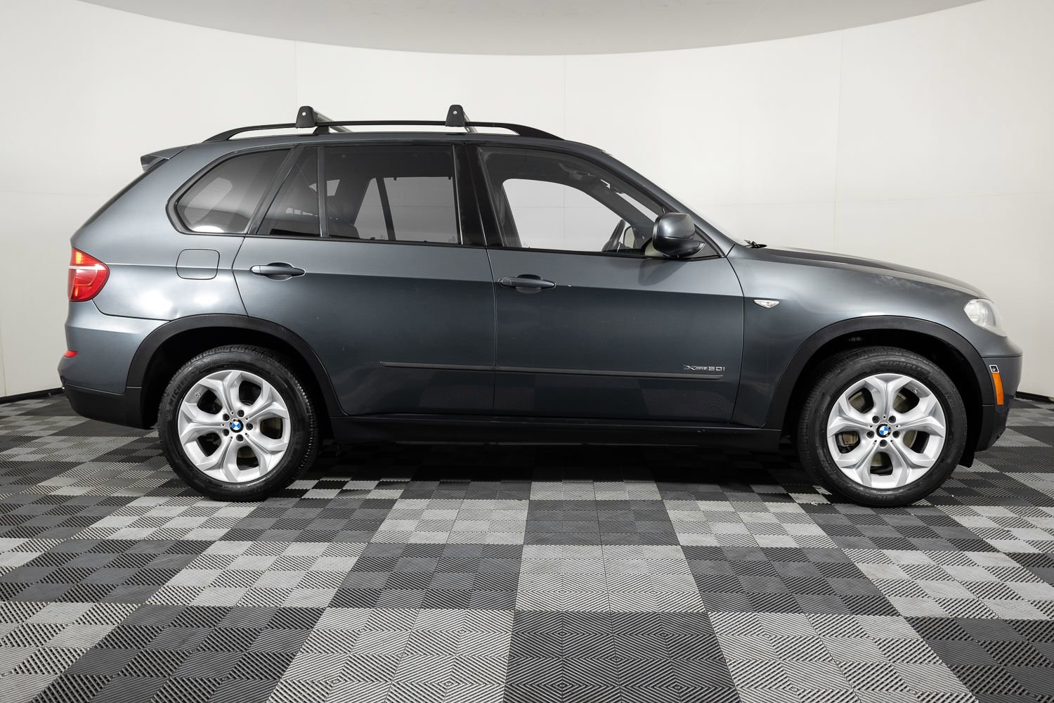 Used 2013 BMW X5 xDrive50i w/ Sport Activity Pkg image 9