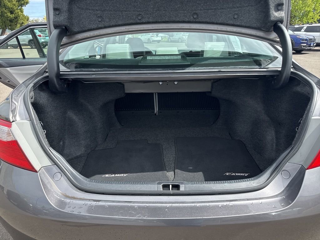 Used 2017 Toyota Camry SE image 12