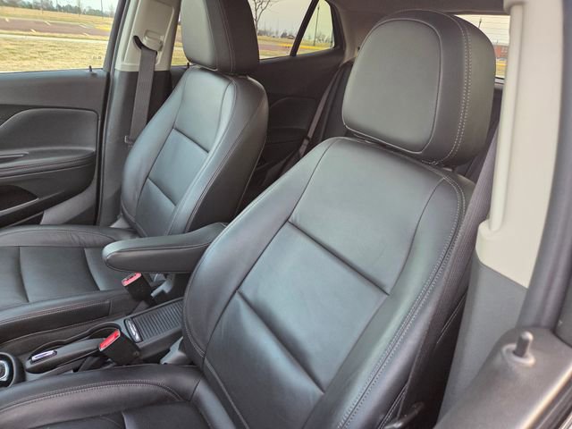 Used 2019 Buick Encore Essence image 11