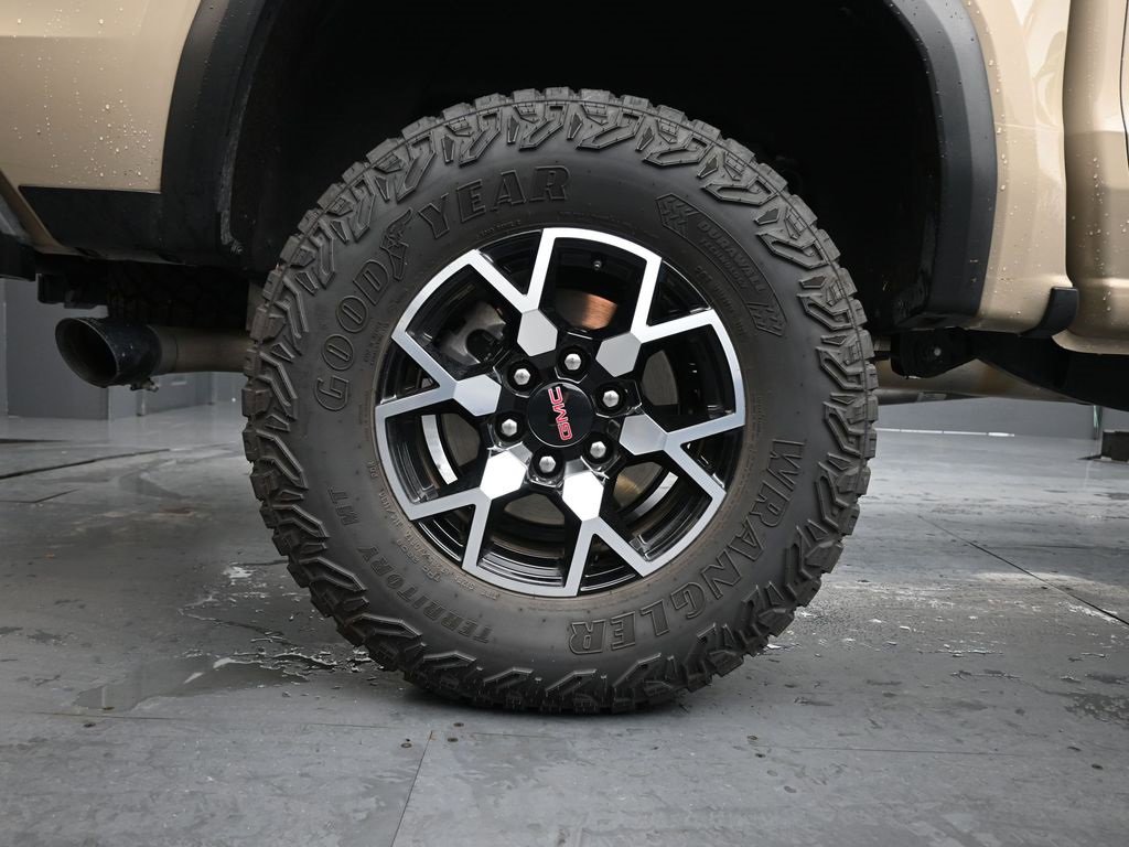 Used 2024 GMC Canyon AT4X image 10