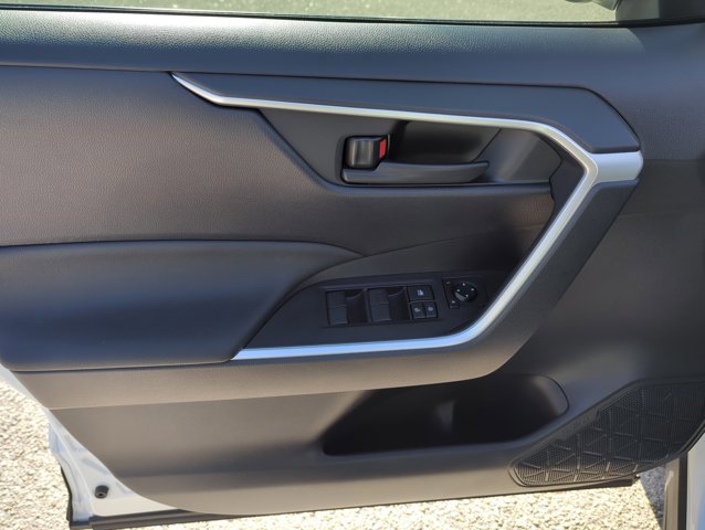 Used 2023 Toyota RAV4 LE FWD image 7
