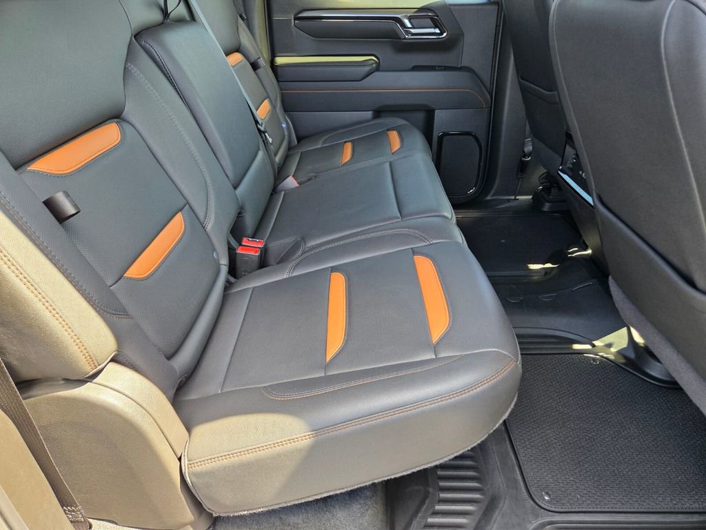 Used 2024 GMC Sierra 1500 AT4 w/ Technology Package AWD/4WD image 15