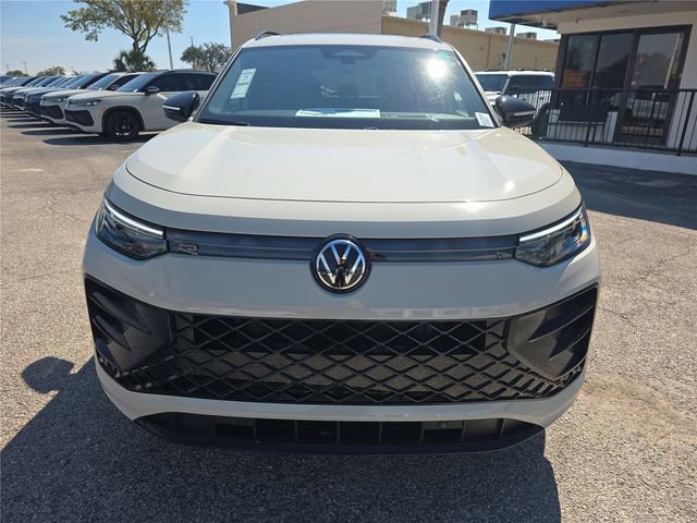 New 2026 Volkswagen Tiguan SE R-Line image 2