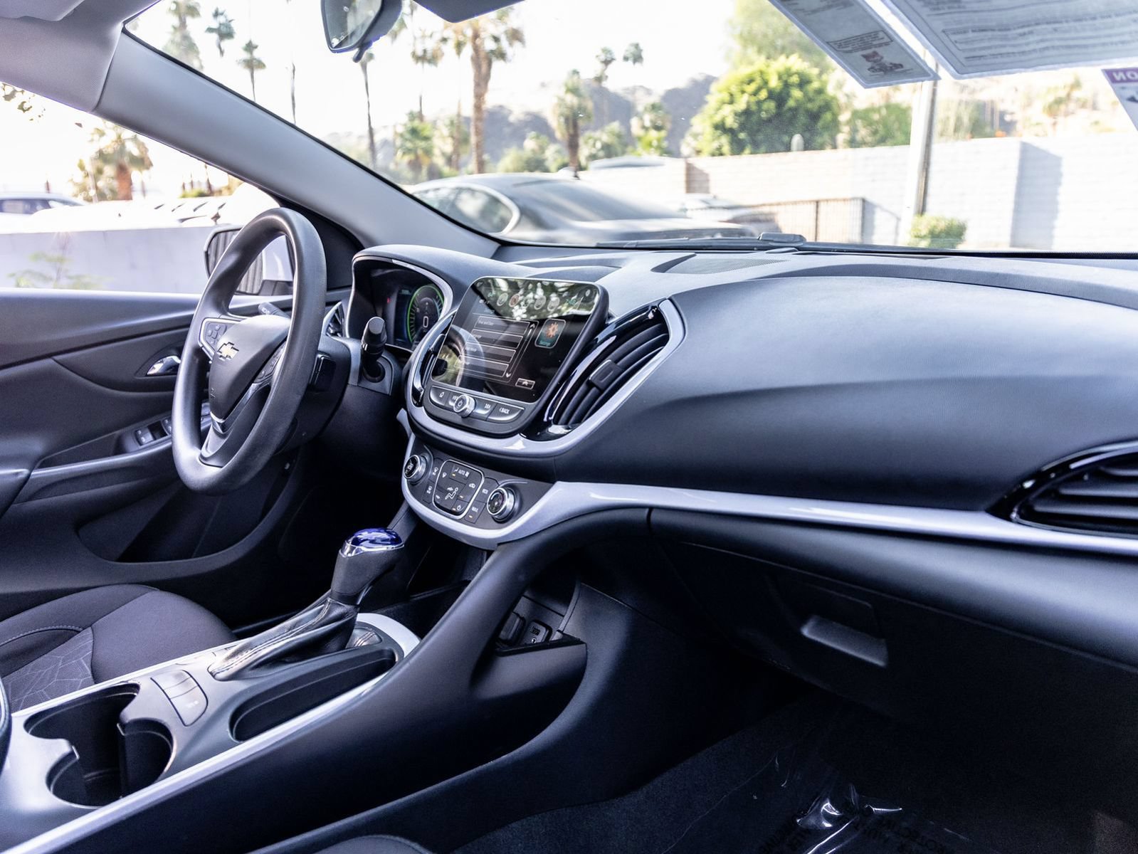 Used 2018 Chevrolet Volt LT FWD image 33