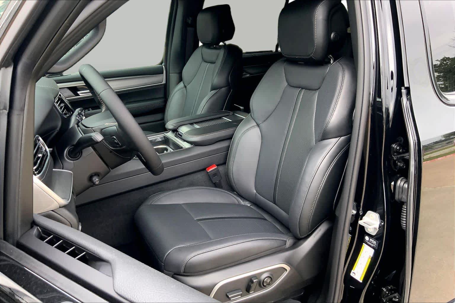 New 2026 Jeep Grand Wagoneer L Limited AWD/4WD image 9