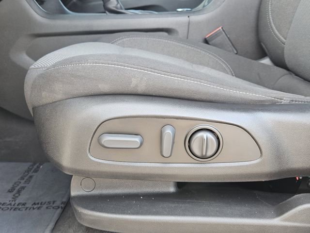 Used 2023 Chevrolet Traverse LT image 24