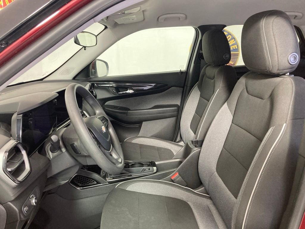Used 2024 Chevrolet TrailBlazer LT AWD/4WD image 12