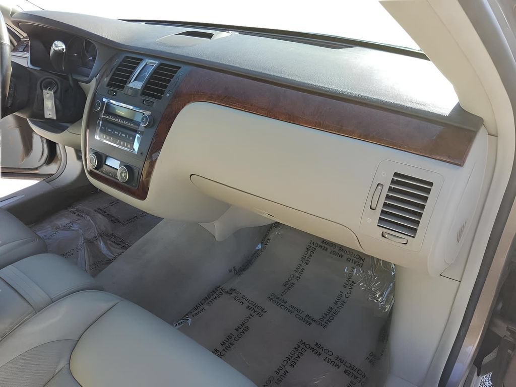 Used 2007 Cadillac DTS Luxury I w/ Sun And Sound Package FWD image 36