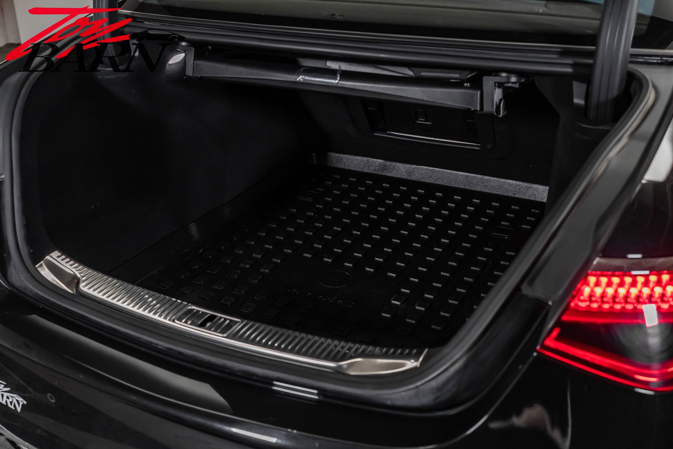 Used 2022 Mercedes-Benz S 500 4MATIC w/ 3D Technology Package image 46