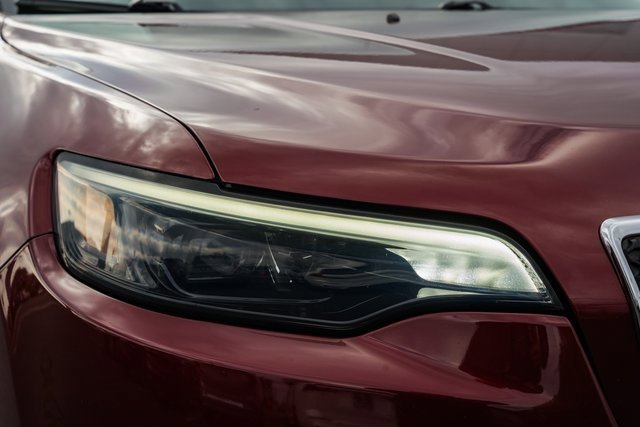 Used 2019 Jeep Cherokee Limited image 14