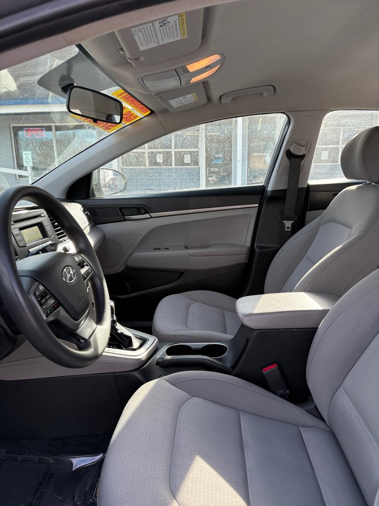 Used 2017 Hyundai Elantra SE FWD image 9