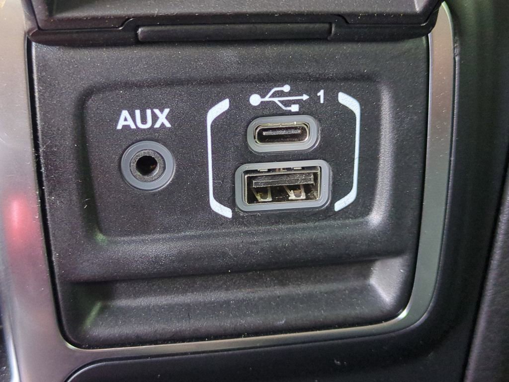 Used 2024 Jeep Wrangler High Altitude AWD/4WD image 25