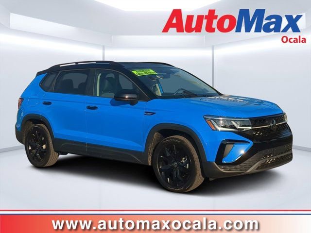 Used 2024 Volkswagen Taos SE FWD image 1