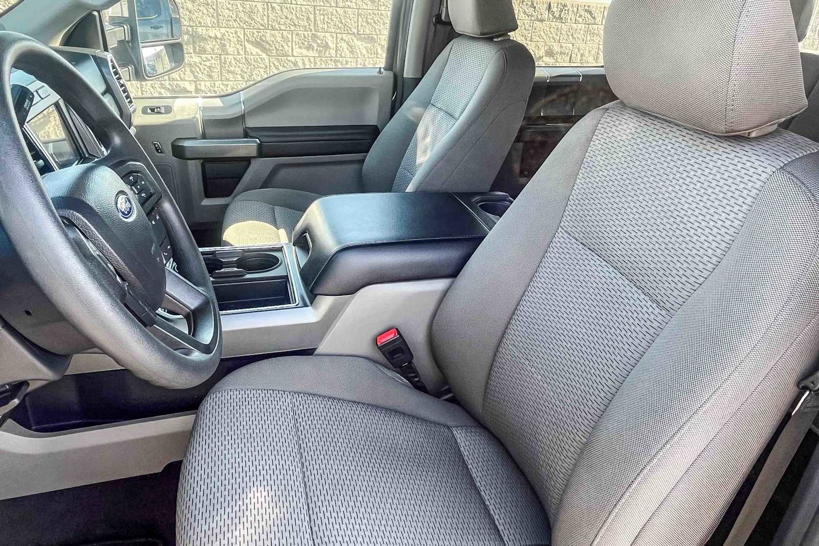 Used 2022 Ford F250 XLT w/ XLT Premium Package image 16