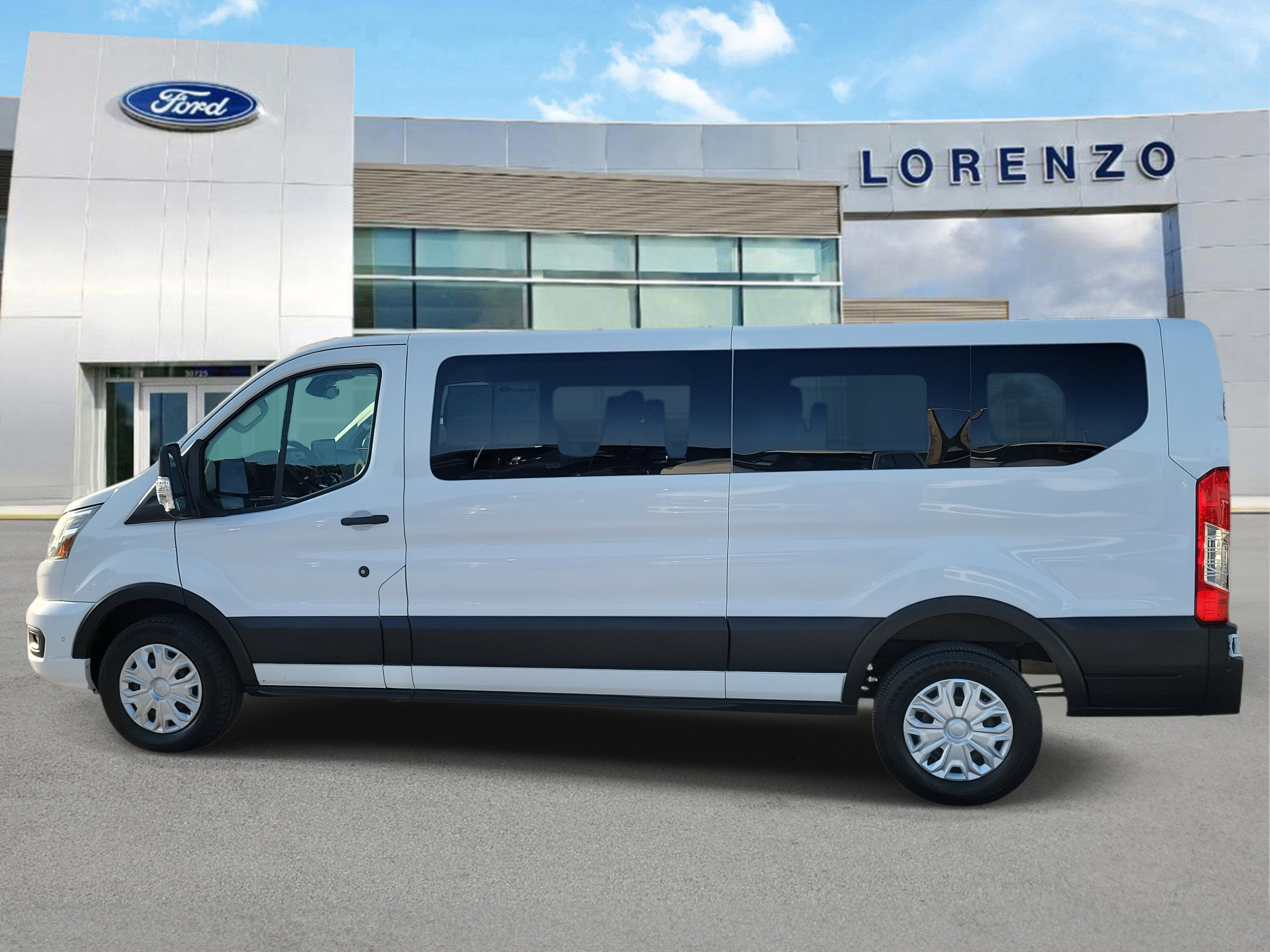 Used 2023 Ford Transit 350 XLT image 8