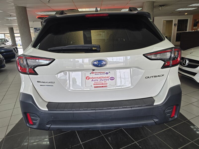 Used 2022 Subaru Outback Premium AWD/4WD image 2