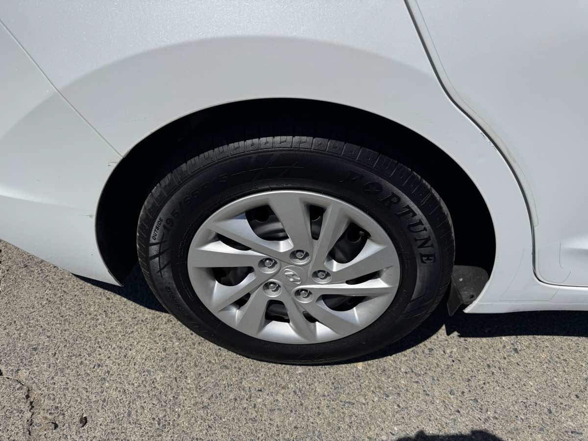 Used 2019 Hyundai Elantra SE w/ Cargo Package FWD image 32