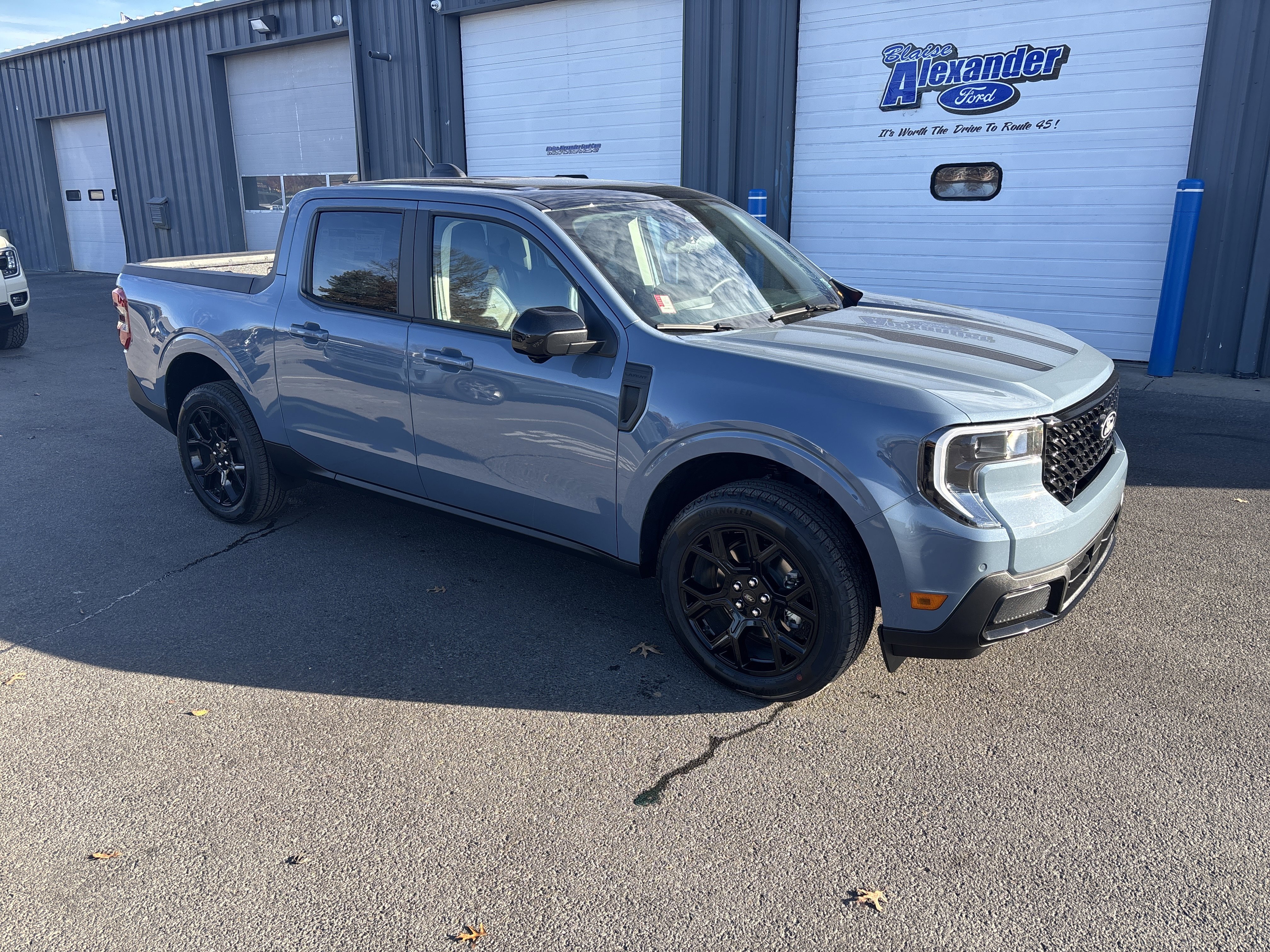 New 2025 Ford Maverick Lariat w/ Black Appearance Package video 1