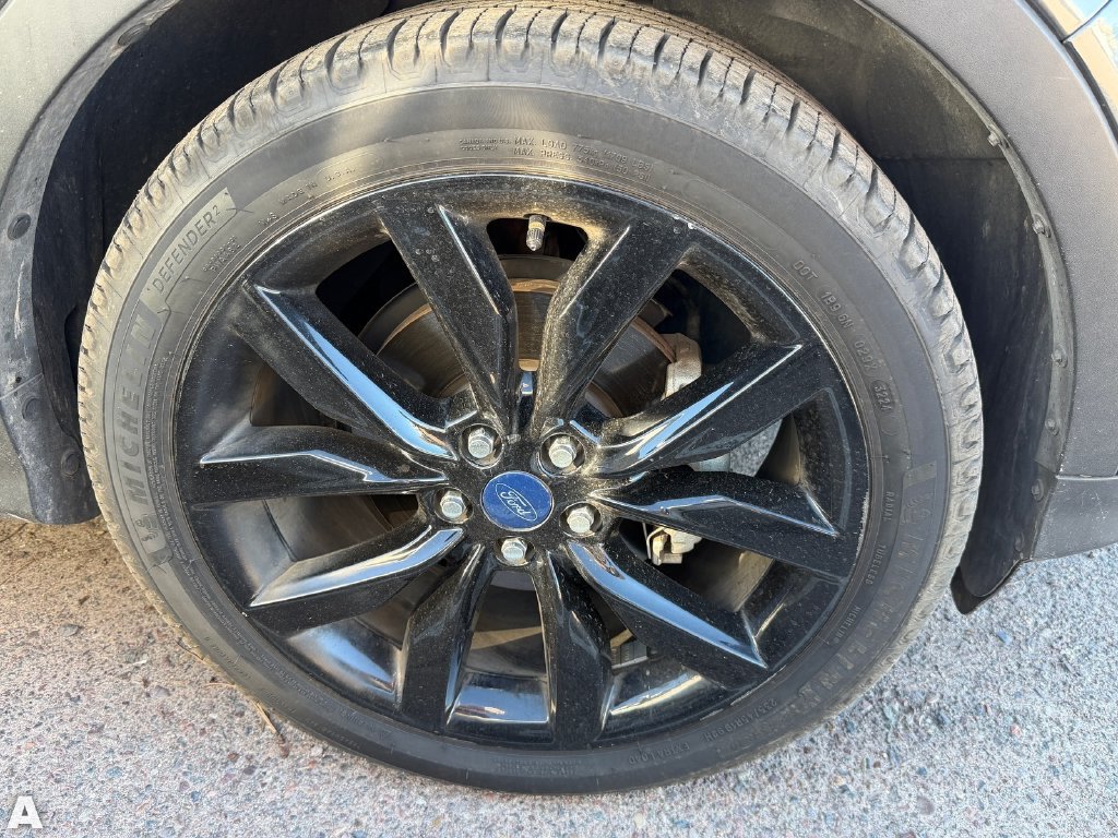 Used 2018 Ford Escape SE w/ SE Sport Appearance Package FWD image 5