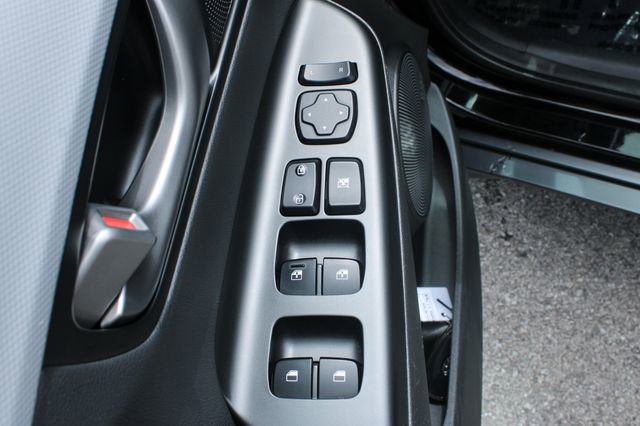Used 2020 Hyundai Kona Limited AWD/4WD image 11