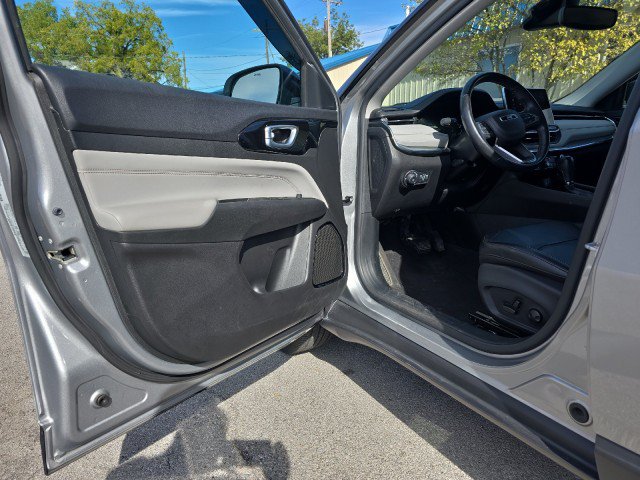 Used 2022 Jeep Compass Limited AWD/4WD image 17