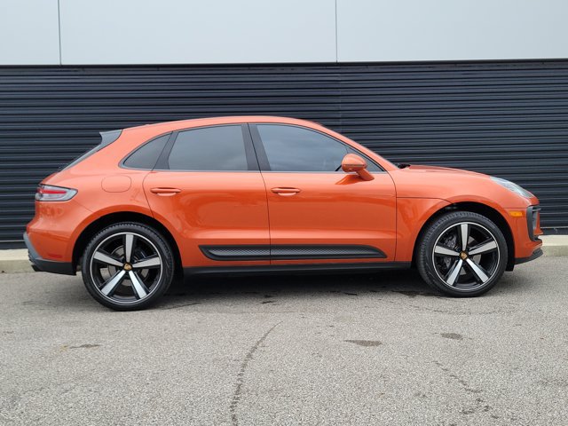 Certified 2023 Porsche Macan AWD/4WD image 8