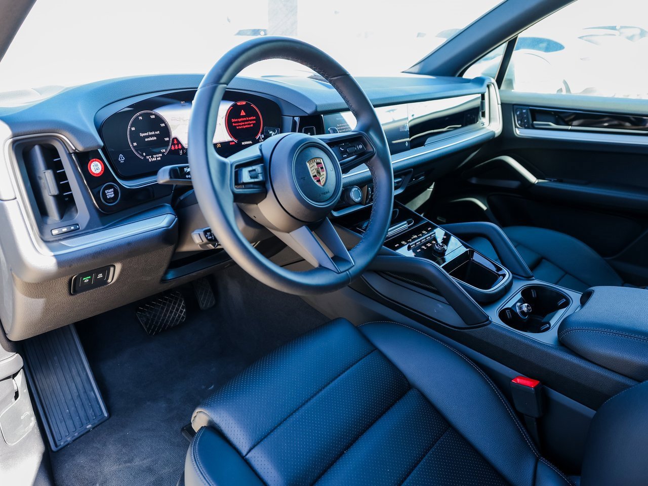 Certified 2025 Porsche Cayenne image 4