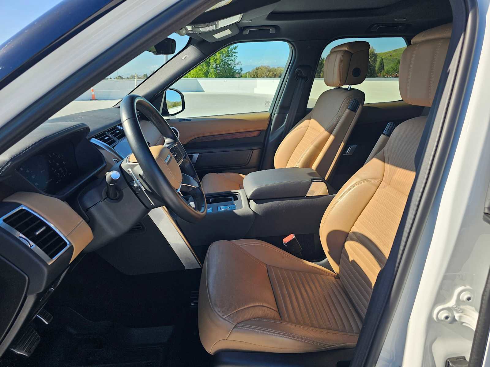 Used 2023 Land Rover Discovery HSE R-Dynamic image 21