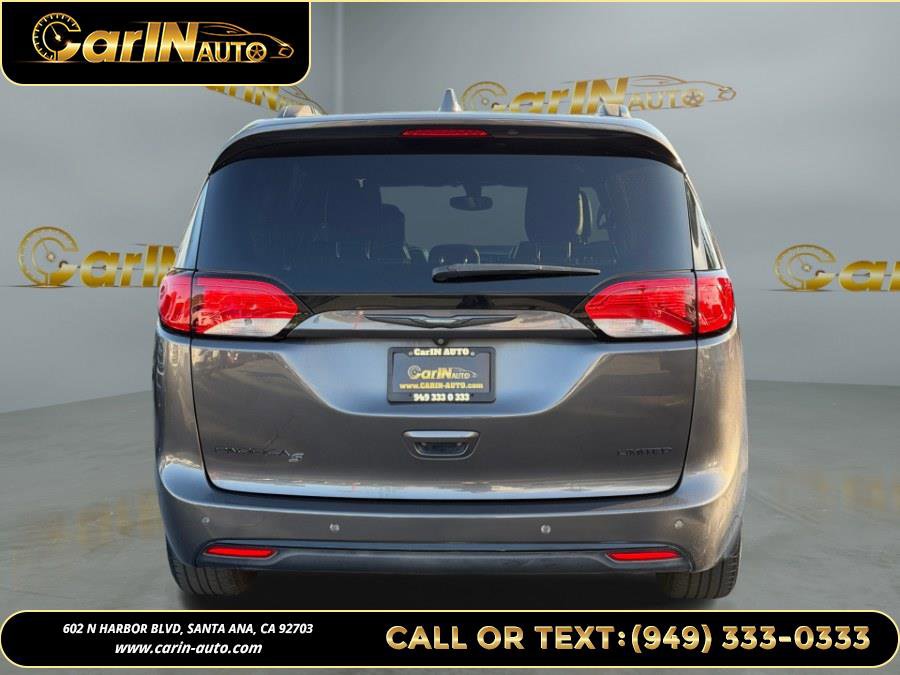 Used 2019 Chrysler Pacifica Limited w/ S Appearance Package image 6
