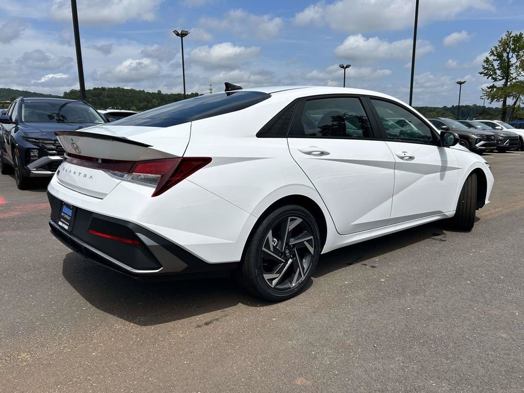 New 2026 Hyundai Elantra SEL Sport FWD image 25